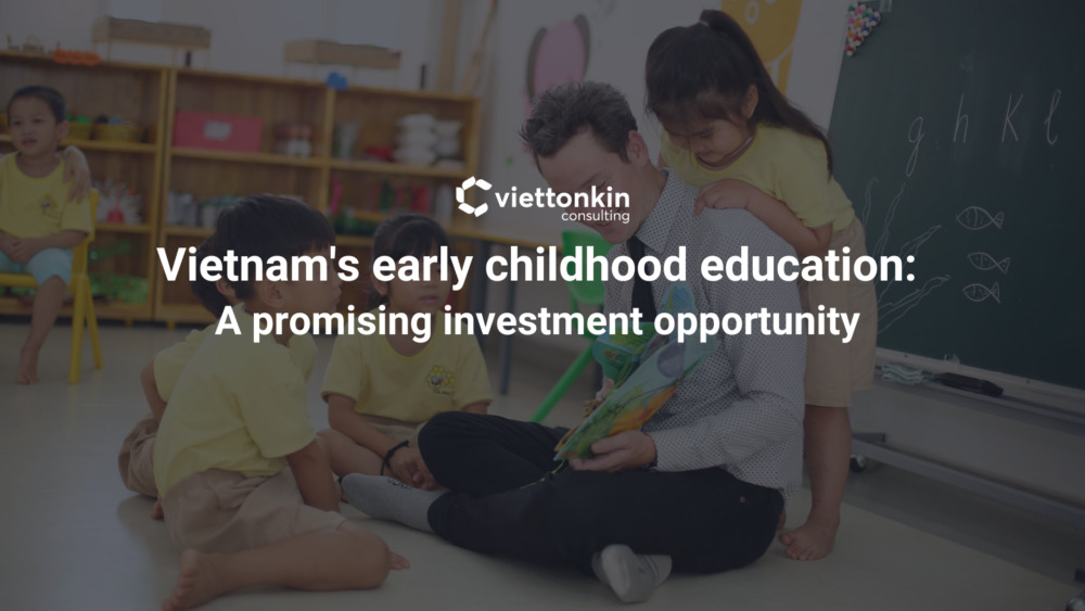 Black and Violet Dark Professional Real Estate Weekly Team Updates Presentation