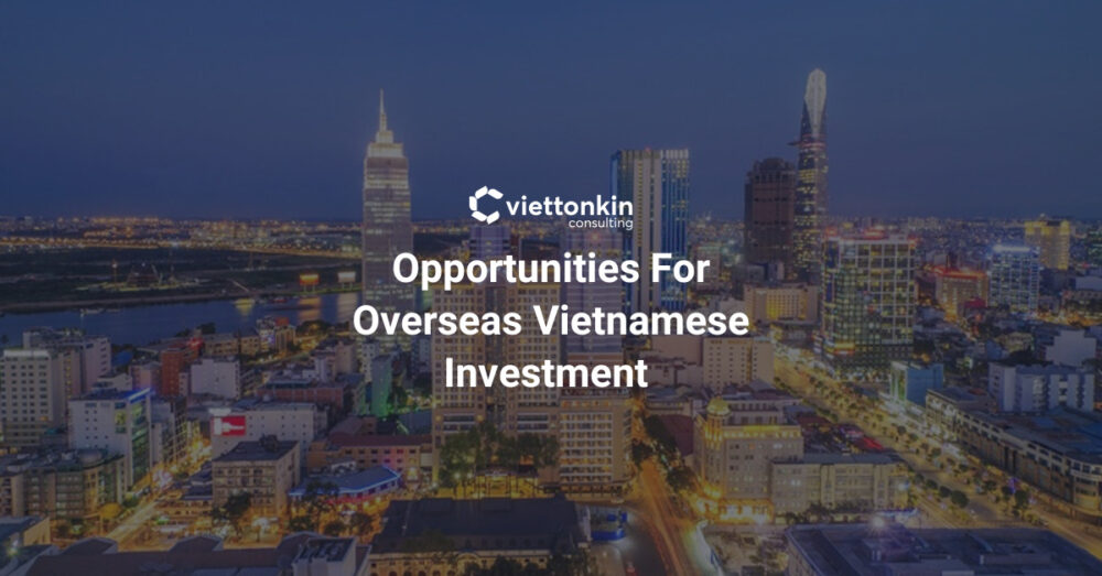 Black and Violet Dark Professional Real Estate Weekly Team Updates Presentation × px