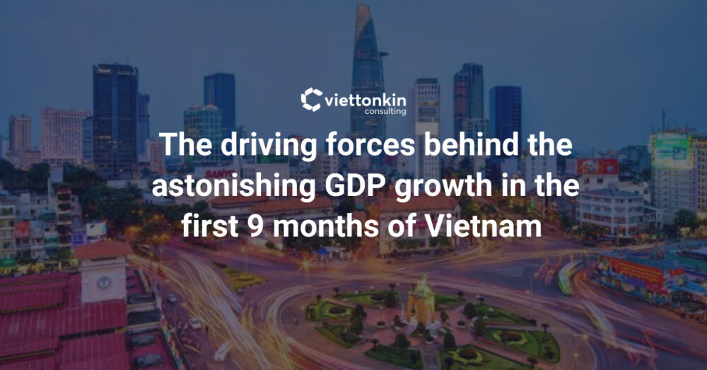 Black and Violet Dark Professional Real Estate Weekly Team Updates Presentation × px