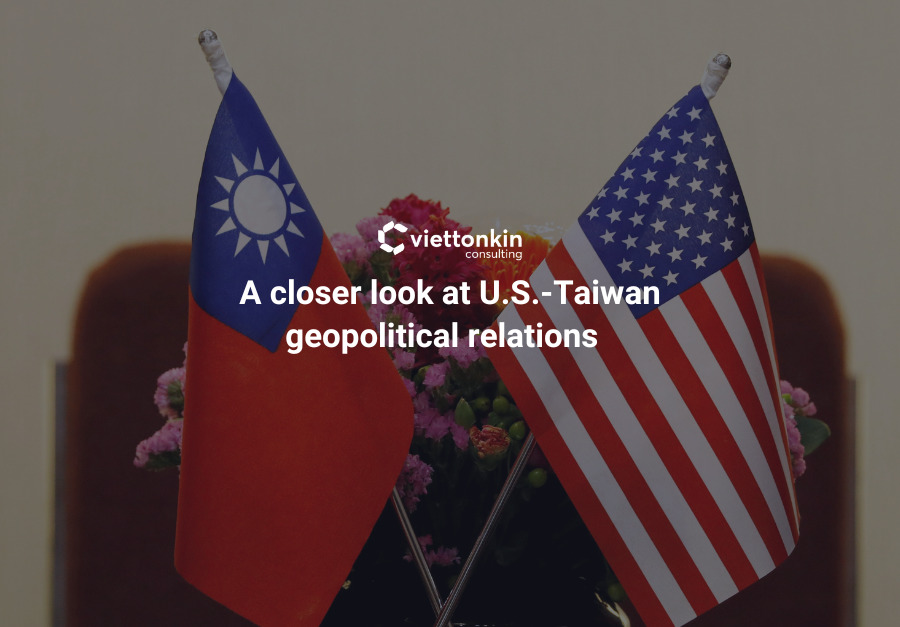 Black and Violet Dark Professional Real Estate Weekly Team Updates Presentation × px × px